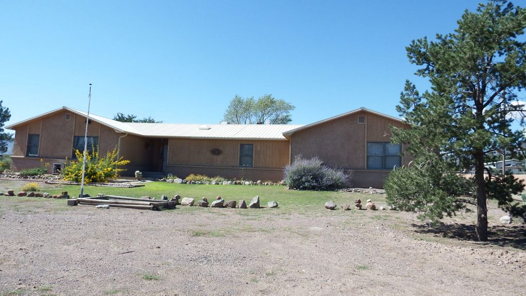 415 County Road 91, Lemitar, NM 87823