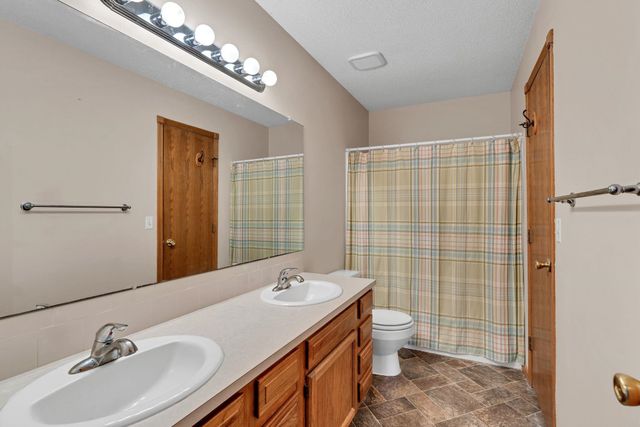 903 E Stetson Cir, Maize, KS 67101