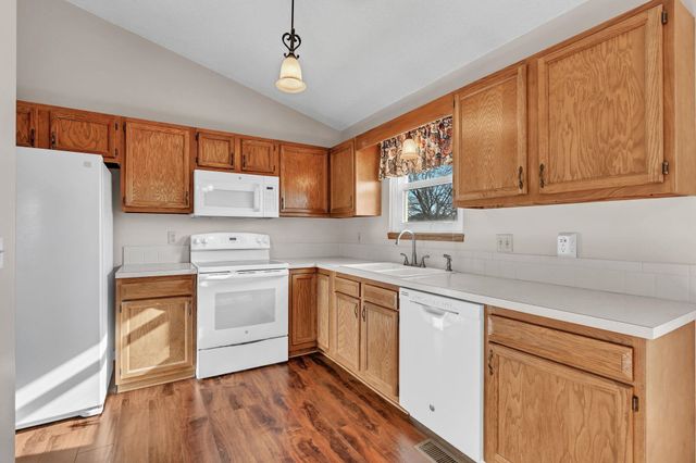 903 E Stetson Cir, Maize, KS 67101