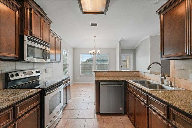 6815 Fox Hill Dr, Corpus Christi, TX 78413