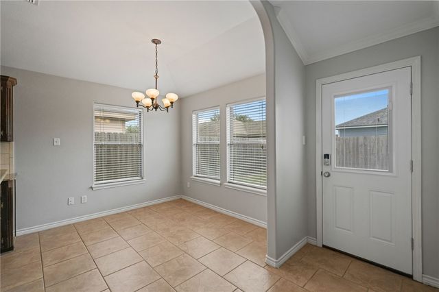 6815 Fox Hill Dr, Corpus Christi, TX 78413