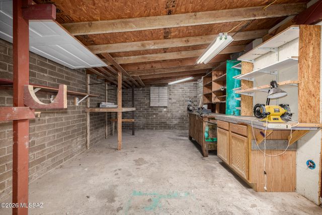 6902 E Kingston Drive, Tucson, AZ 85710