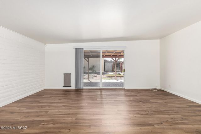 6902 E Kingston Drive, Tucson, AZ 85710