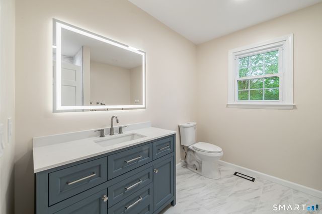 6 El Toro Drive, Bristol, CT 06010