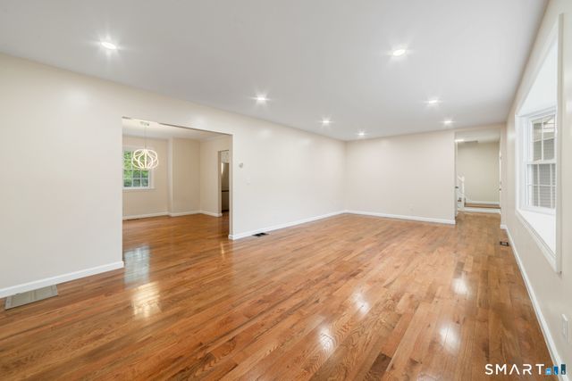 6 El Toro Drive, Bristol, CT 06010