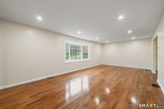 6 El Toro Drive, Bristol, CT 06010