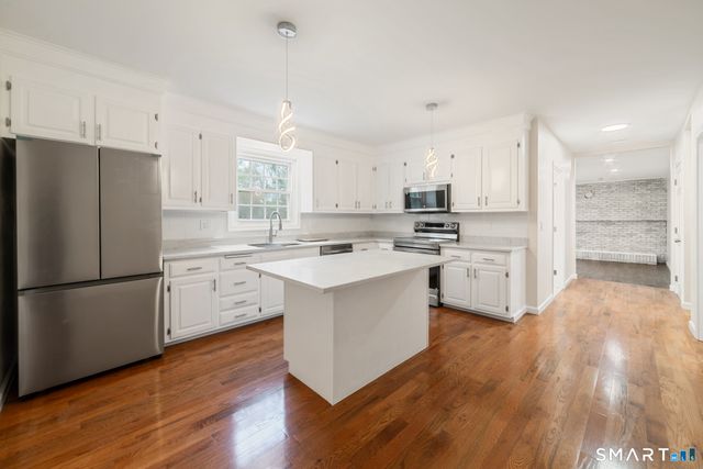 6 El Toro Drive, Bristol, CT 06010