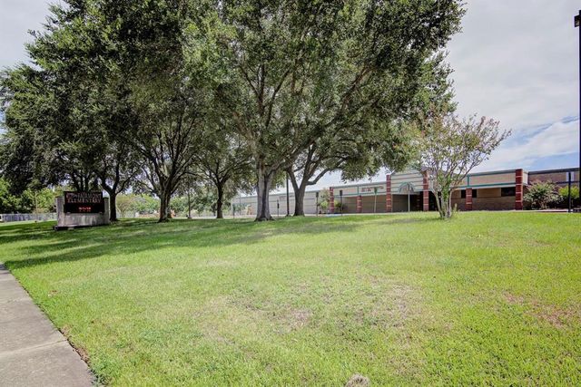 7015 Redwood Falls Drive, Pasadena, TX 77505