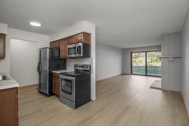 4575 W 80th Street Circle 116, Bloomington, MN 55437