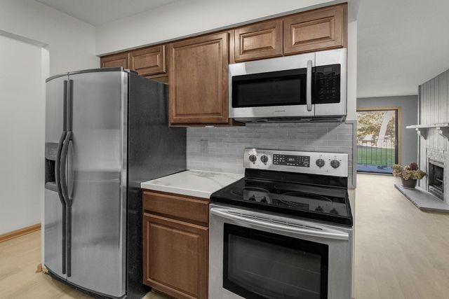 4575 W 80th Street Circle 116, Bloomington, MN 55437