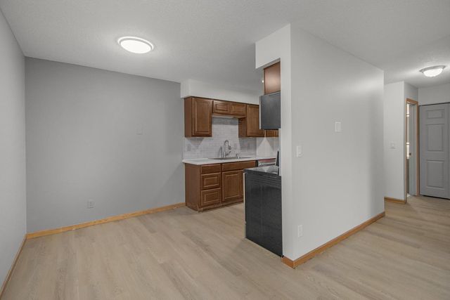 4575 W 80th Street Circle 116, Bloomington, MN 55437