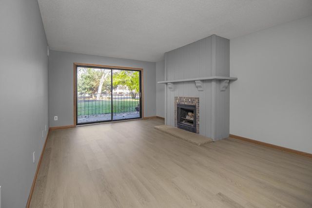 4575 W 80th Street Circle 116, Bloomington, MN 55437