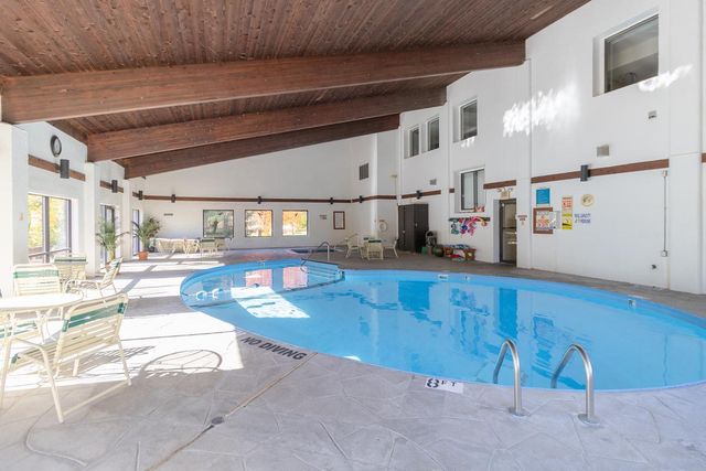 4575 W 80th Street Circle 116, Bloomington, MN 55437