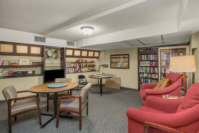 4575 W 80th Street Circle 116, Bloomington, MN 55437