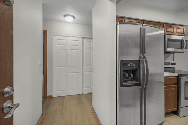 4575 W 80th Street Circle 116, Bloomington, MN 55437