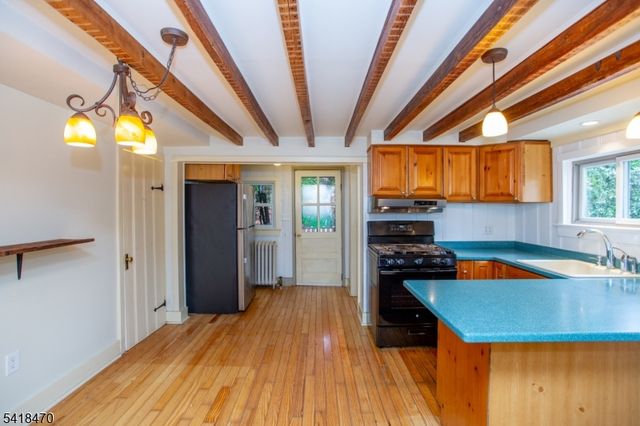 9 Bridge St, Stockton Boro, NJ 08559