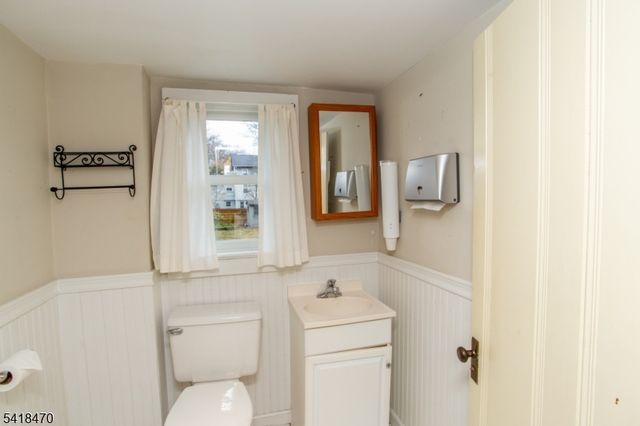 9 Bridge St, Stockton Boro, NJ 08559