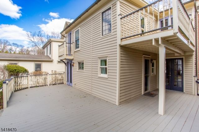 9 Bridge St, Stockton Boro, NJ 08559