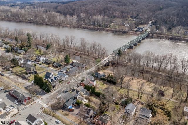 9 Bridge St, Stockton Boro, NJ 08559