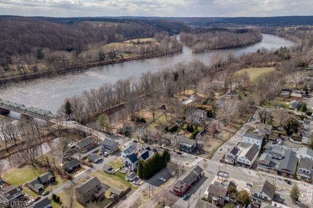 9 Bridge St, Stockton Boro, NJ 08559