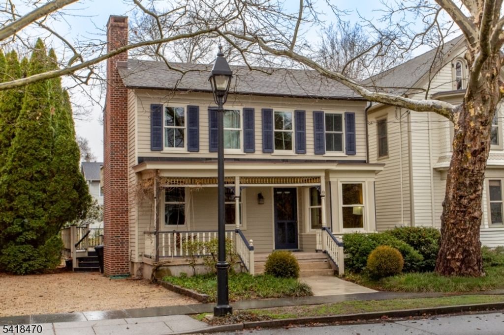 9 Bridge St, Stockton Boro, NJ 08559