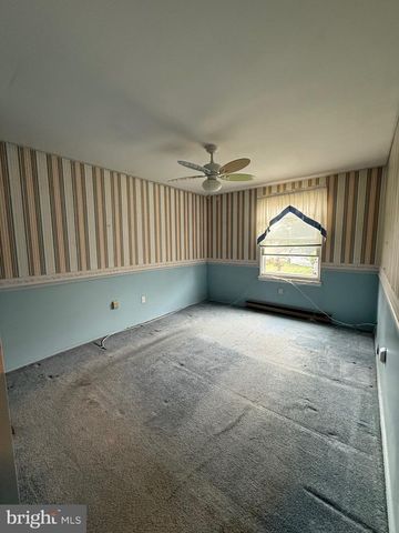 908 DERBYSHIRE AVE, Mechanicsburg, PA 17055
