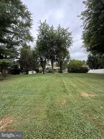 908 DERBYSHIRE AVE, Mechanicsburg, PA 17055