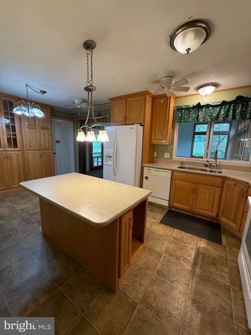 908 DERBYSHIRE AVE, Mechanicsburg, PA 17055