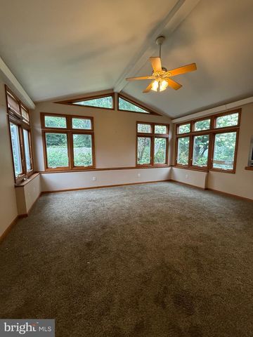 908 DERBYSHIRE AVE, Mechanicsburg, PA 17055