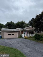 908 DERBYSHIRE AVE, Mechanicsburg, PA 17055