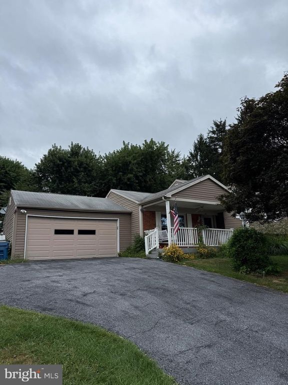 908 DERBYSHIRE AVE, Mechanicsburg, PA 17055