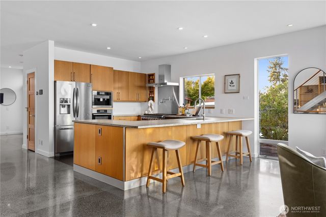 3451 10th Avenue W, Seattle, WA 98119