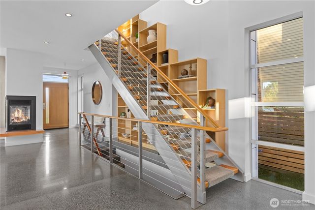 3451 10th Avenue W, Seattle, WA 98119