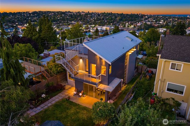 3451 10th Avenue W, Seattle, WA 98119