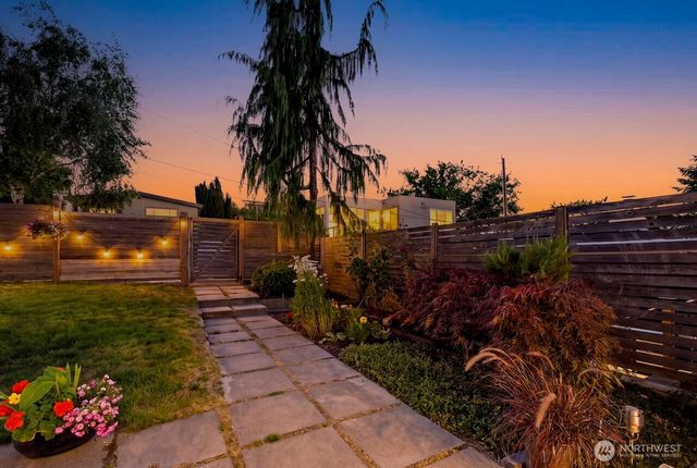3451 10th Avenue W, Seattle, WA 98119
