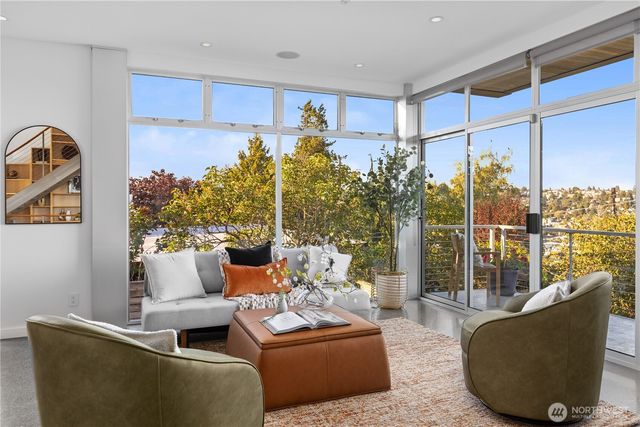 3451 10th Avenue W, Seattle, WA 98119