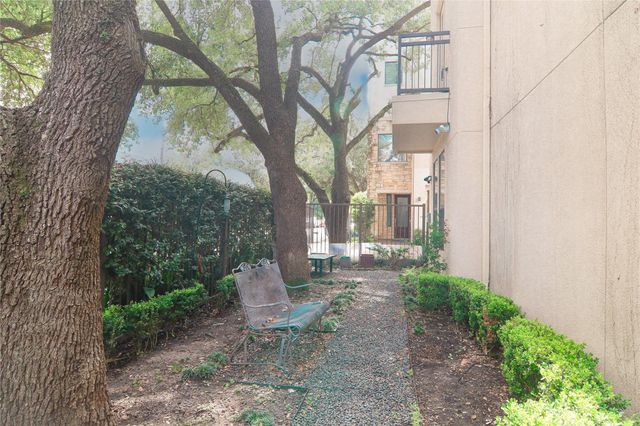 1110 Autrey Street C, Houston, TX 77006