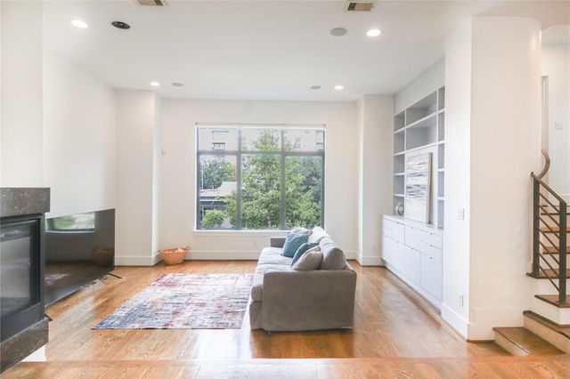 1110 Autrey Street C, Houston, TX 77006