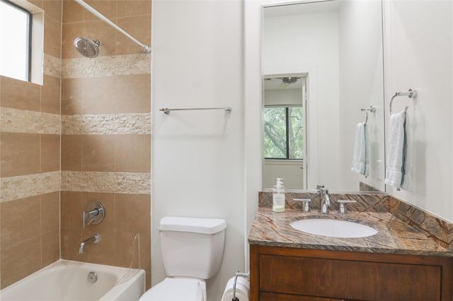 1110 Autrey Street C, Houston, TX 77006