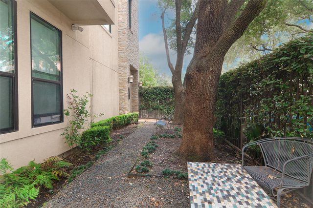 1110 Autrey Street C, Houston, TX 77006
