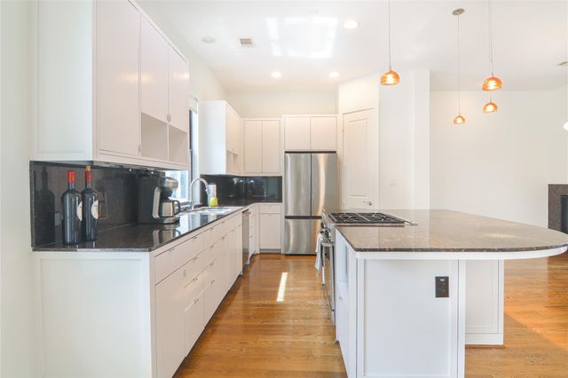 1110 Autrey Street C, Houston, TX 77006