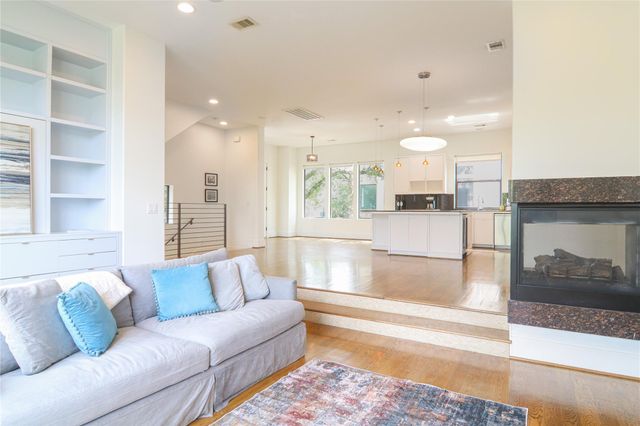 1110 Autrey Street C, Houston, TX 77006