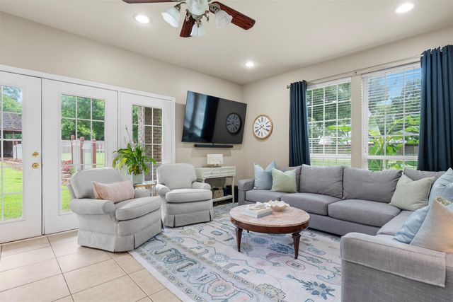 1718 Wanda Way, Arlington, TX 76001