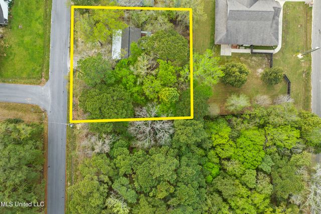 3124 Sea Bass Road, Gautier, MS 39553