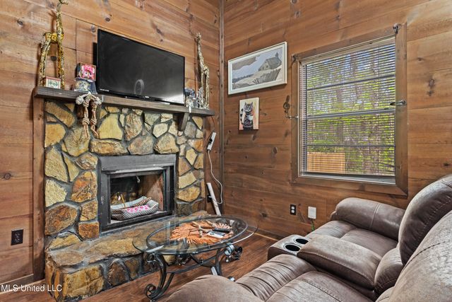 3124 Sea Bass Road, Gautier, MS 39553