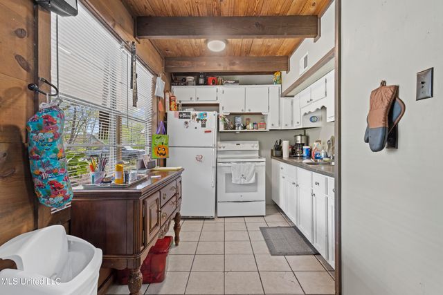 3124 Sea Bass Road, Gautier, MS 39553