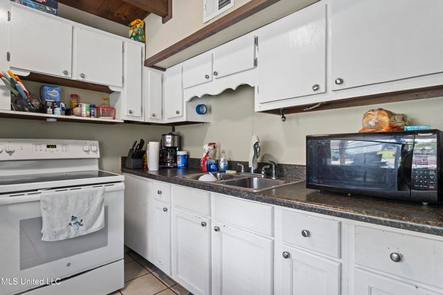 3124 Sea Bass Road, Gautier, MS 39553