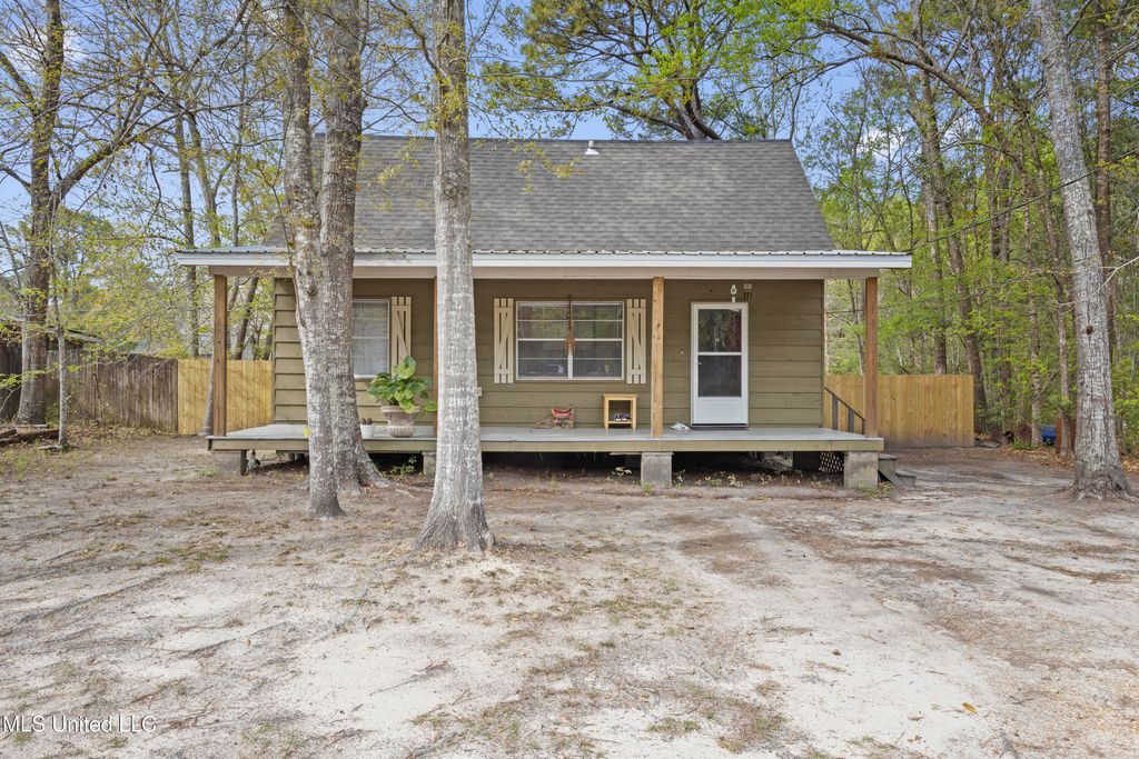 3124 Sea Bass Road, Gautier, MS 39553
