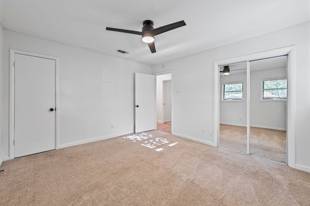 600 Circleview Drive N, Hurst, TX 76054