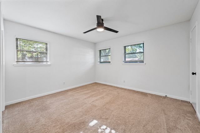 600 Circleview Drive N, Hurst, TX 76054